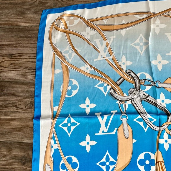 100% silk scarf 27/27 inches - Picture 4 of 15